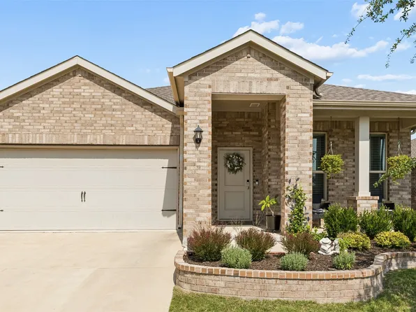 8217 Burma Dr, Fort Worth, TX 76131