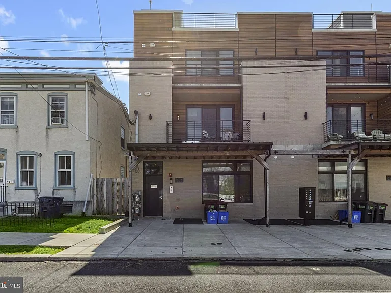 385 Martin St #1F — Photo 18