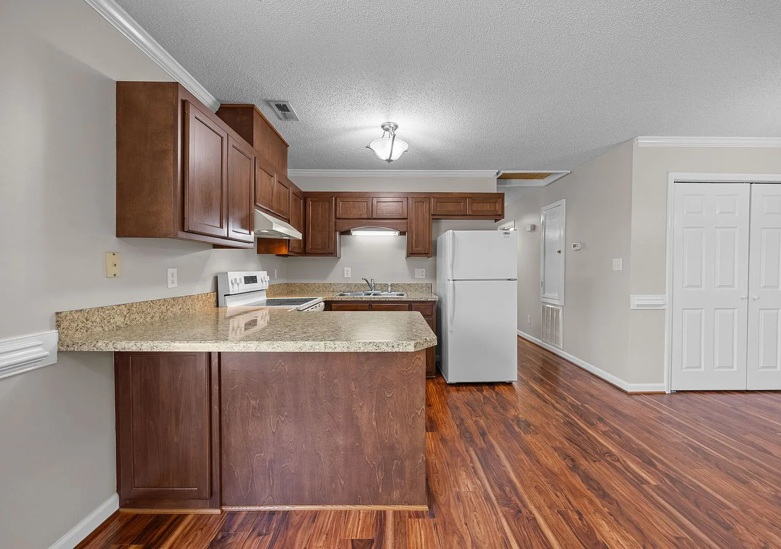 Two bedroom in Coats, NC! — Photo 3