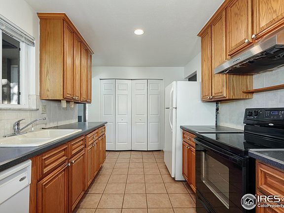 4th image of 1061 Berea Dr
