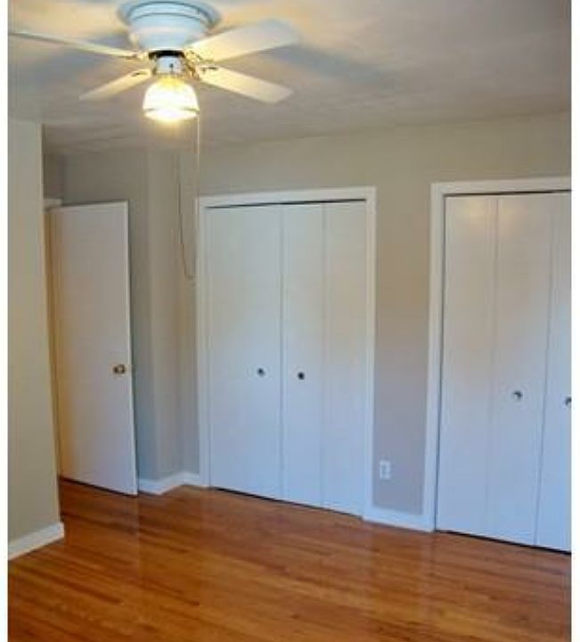 2nd image of 28 Suffolk St #1