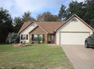 605 Lunar Cir, Granbury, TX 76049