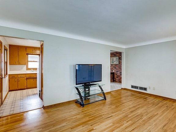 2nd image of 798 Orange Ave E