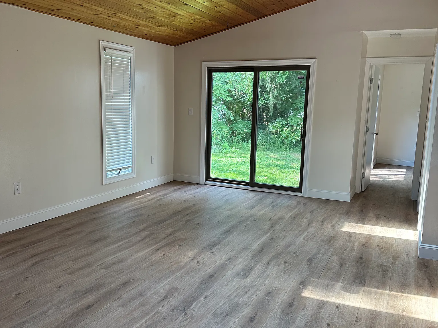 233 Bradley St — Photo 3