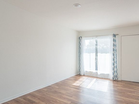 5th image of 1408 Hughes St #15
