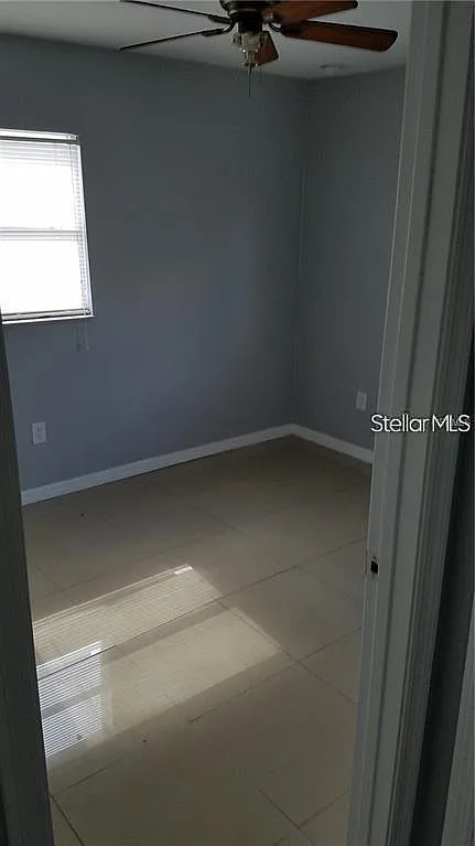 3 bed, 1.5 bath, 950 sqft, $1,700 — Photo 2
