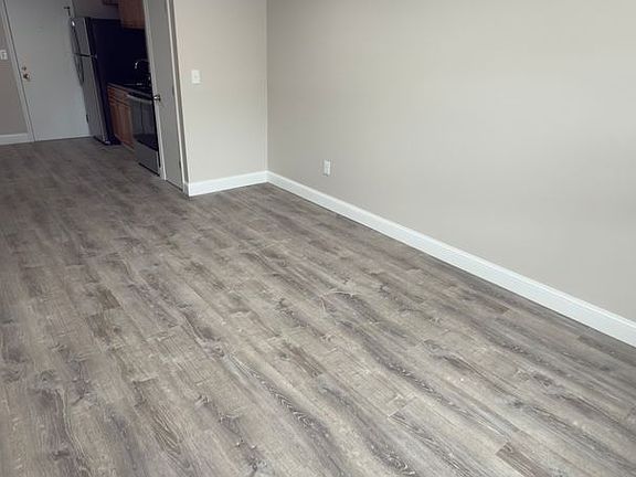 4th image of 90 Ridgewood Ln #36-14