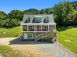 306 Silver Oaks Trl, Butler, TN 37640