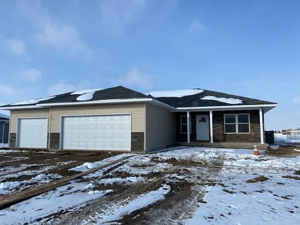 309 Cottage Park Dr, Aurora, NE 68818