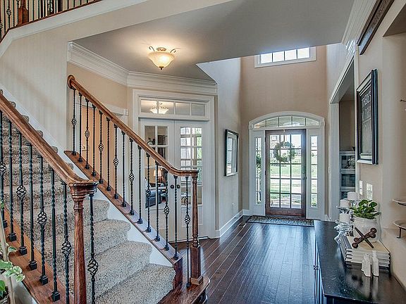 3rd image of 6058 Stags Leap Way