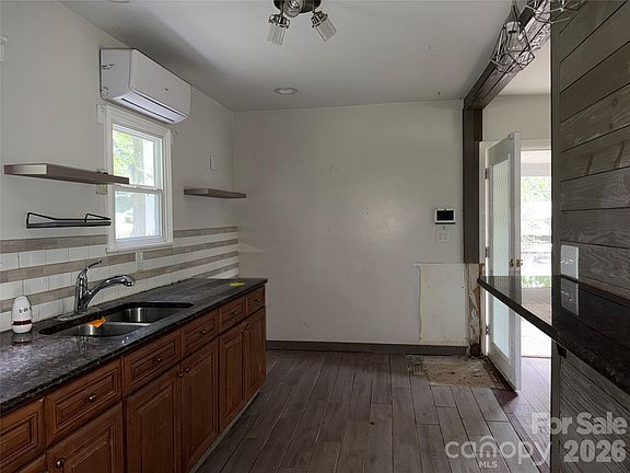 5th image of 1442 School St