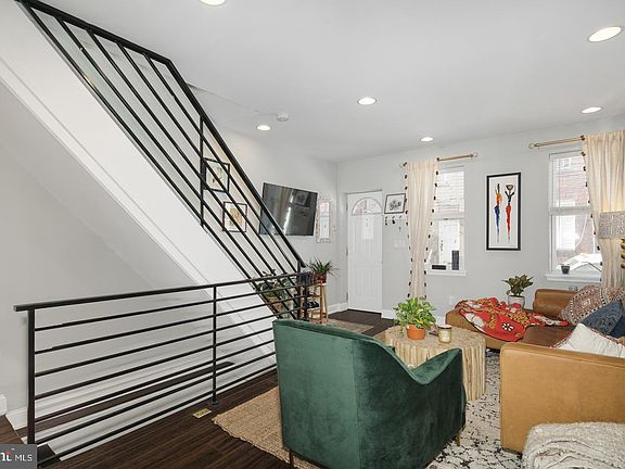 5th image of 2033 S Darien St