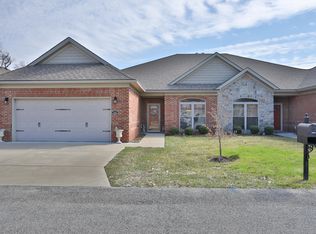 7502 Crestline Rd, Louisville, KY 40214