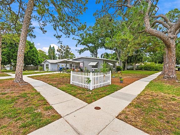 2nd image of 538 82ND AVENUE N