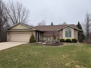 2370 Pheasant Ave NW, Grand Rapids, MI