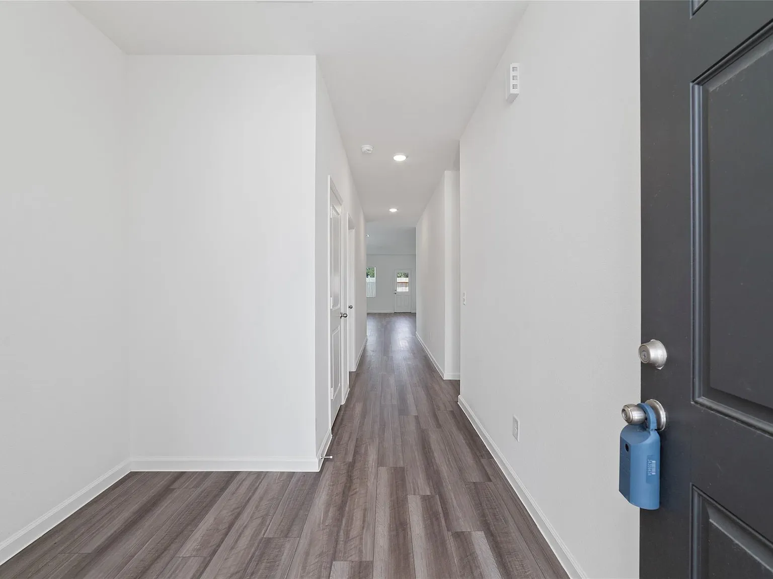 4 bed, 3.0 bath, 1912 sqft, $2,200 — Photo 4