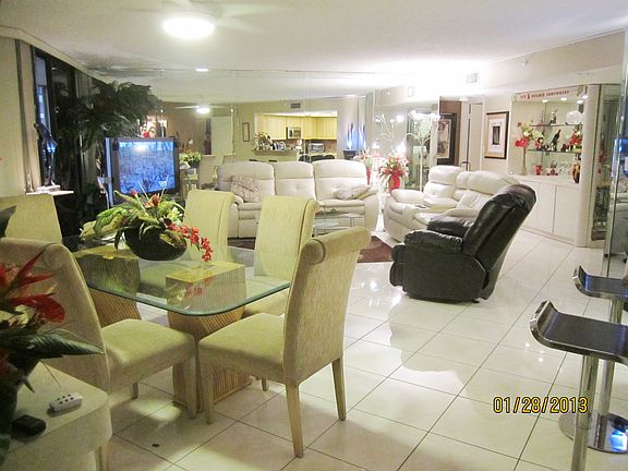 3rd image of 2900 NE Forteen Street Cswy #511