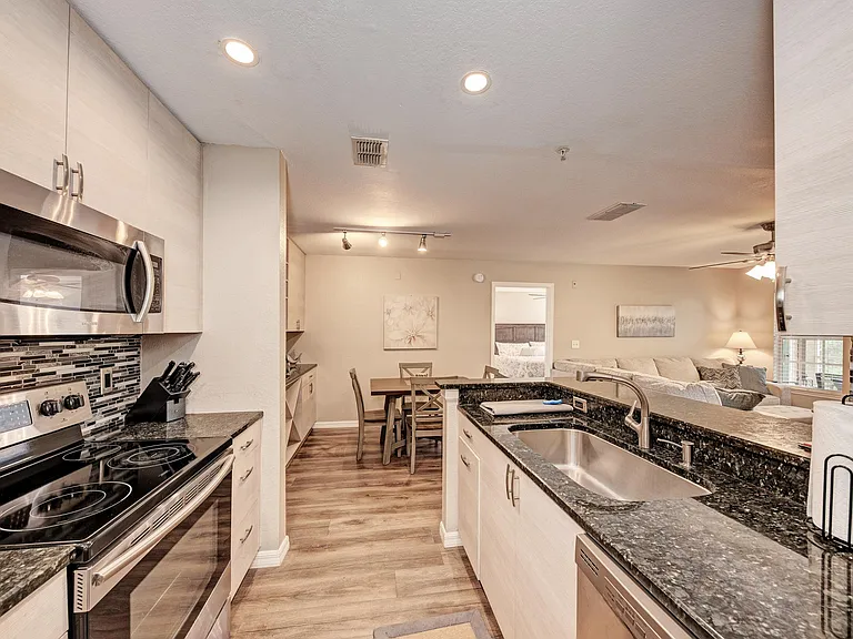 7405 Vista Way #105 — Photo 4