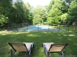 76 Greenbrier Rd, Trumbull, CT 06611