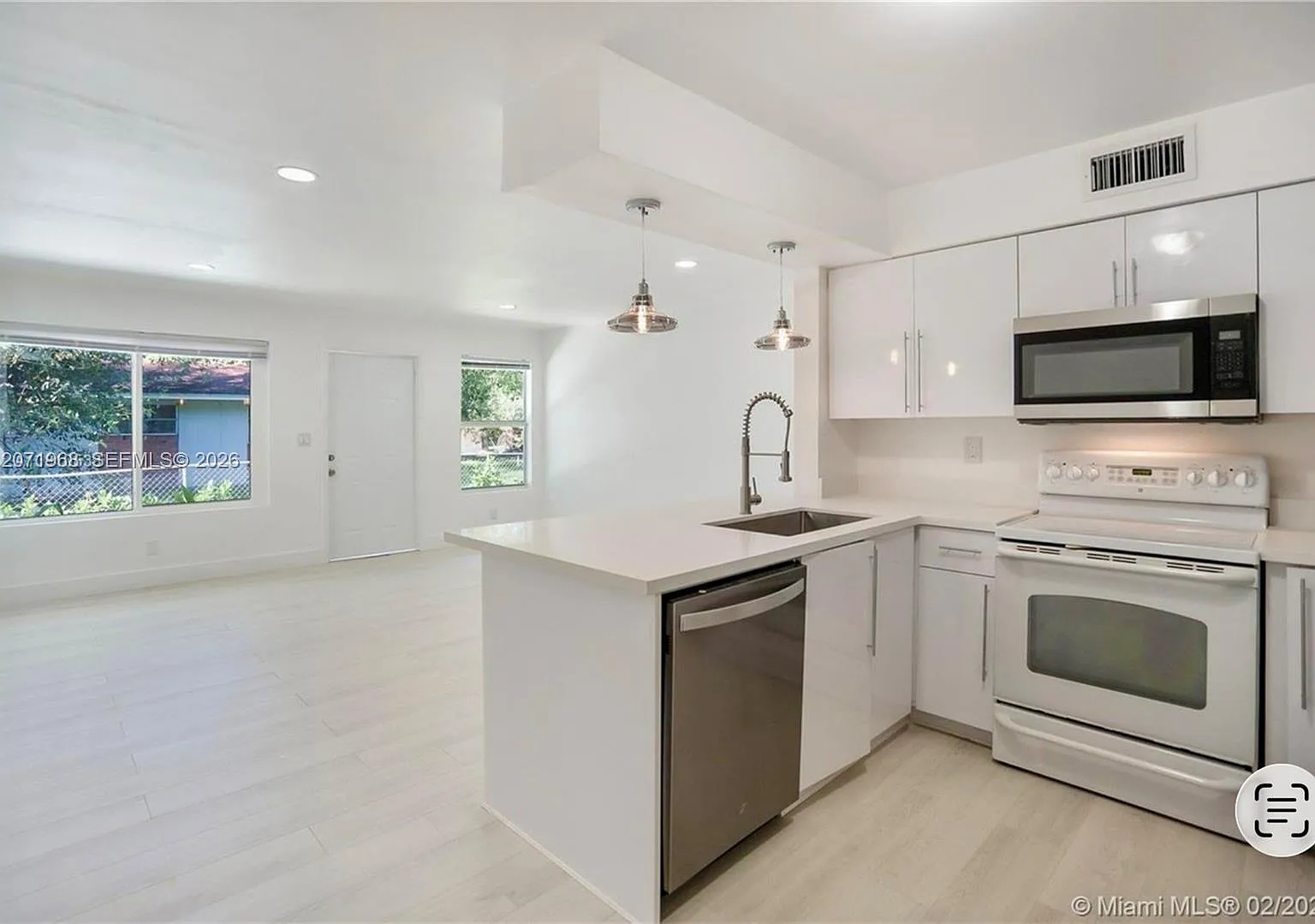 Arch Creeks Estates — Photo 2