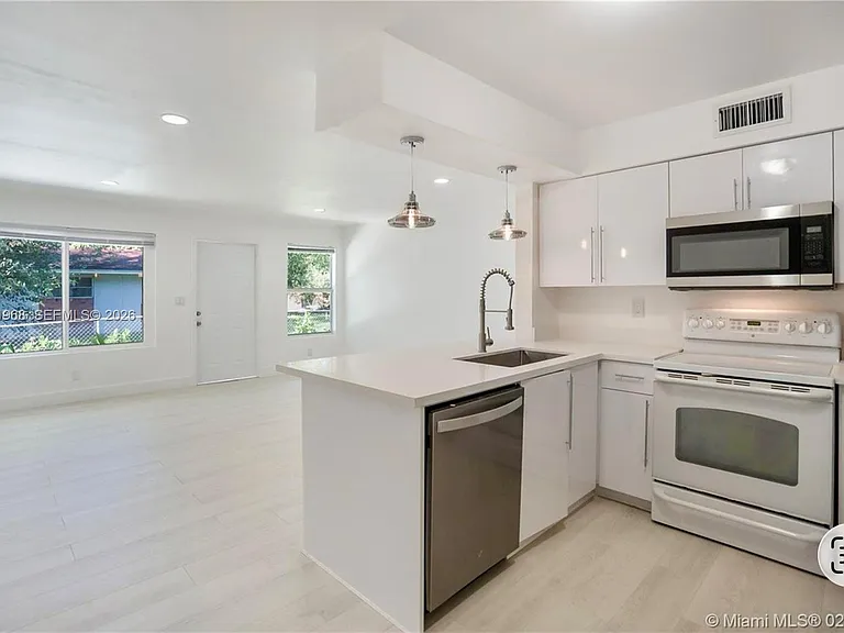 1301 NE 147th St #1301 — Photo 2