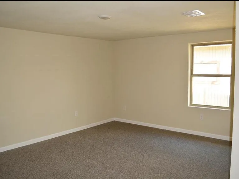 3007 Grovey St #B — Photo 8