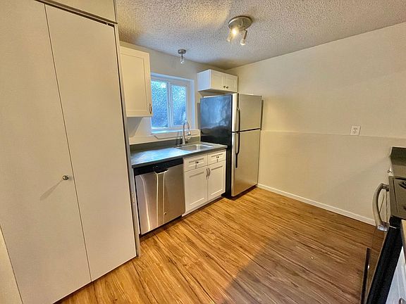 3rd image of 3831 34th Ave W APT 10