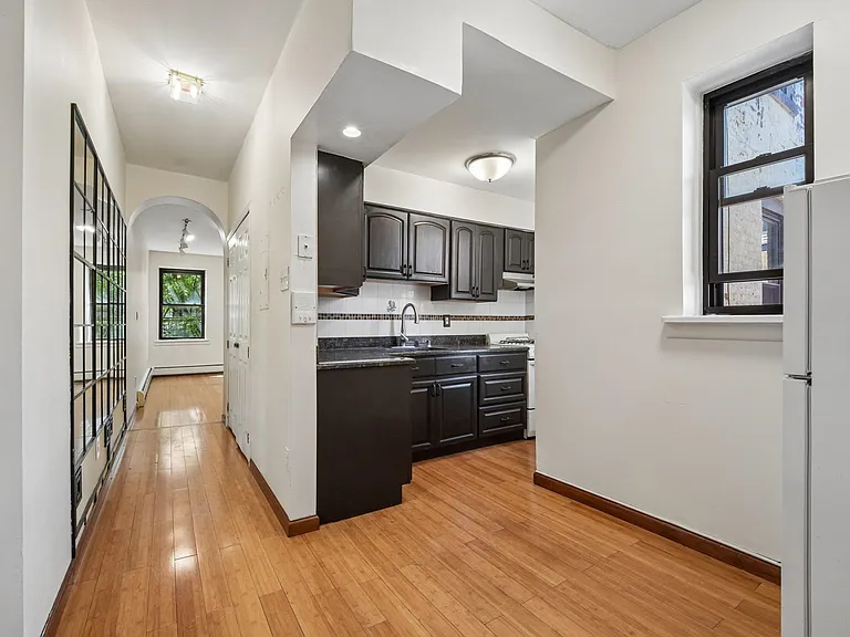 121 Garrison Ave #204 — Photo 2