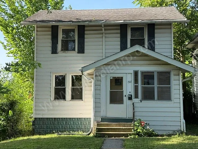 1517 Howell St — Photo 1