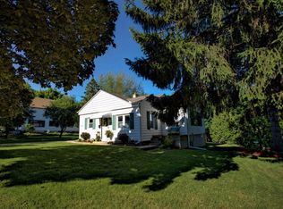 457 N Hine Ave, Waukesha, WI 53188