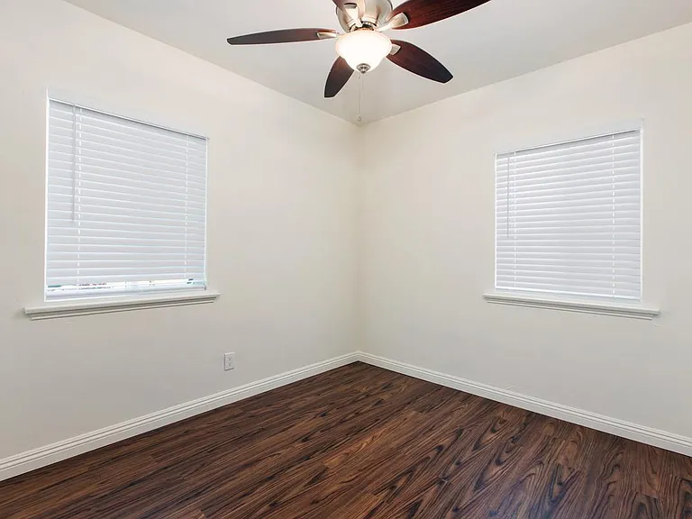 4033 Wilson Ave — Photo 11