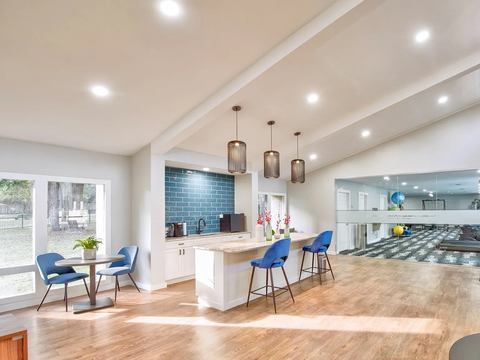 Madison Pointe — Photo 1