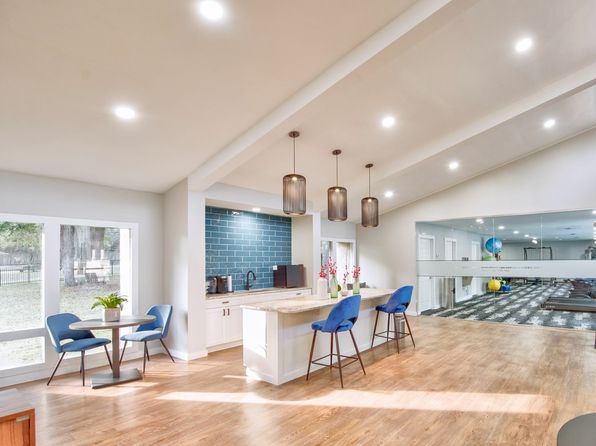 2701 NW 23rd Blvd #Q-142