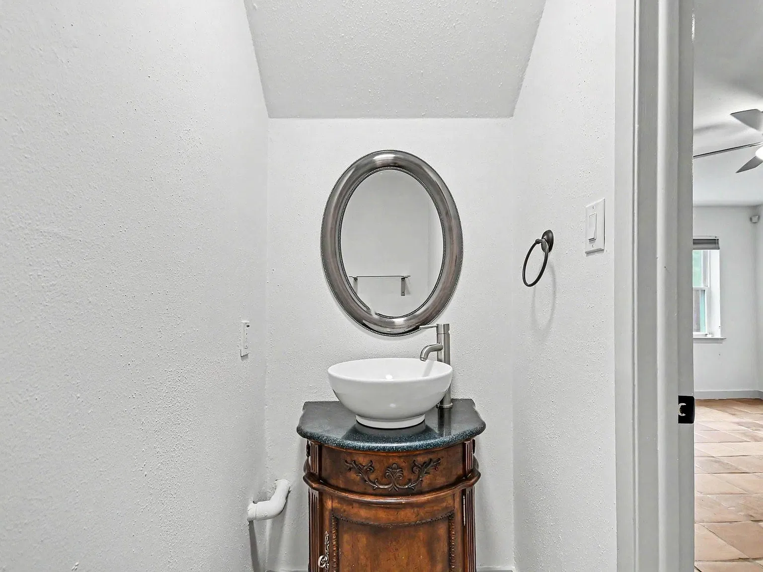 2 bed, 1.5 bath, 1140 sqft, $2,000 — Photo 4