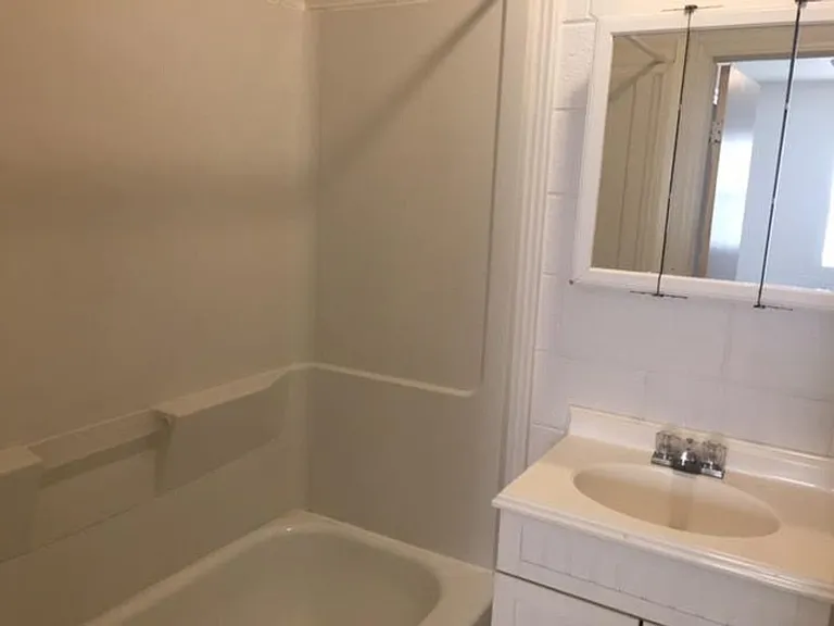 827 E Shawnee St #B — Photo 7