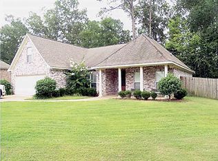 403 Huntington Dr, Jackson, MS 39272