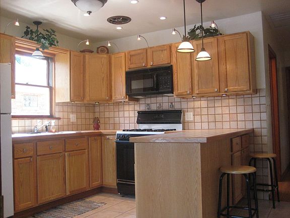 full view of kitchen