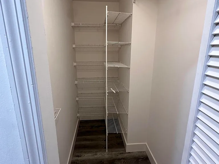 10300 Hidden Springs Ct — Photo 35