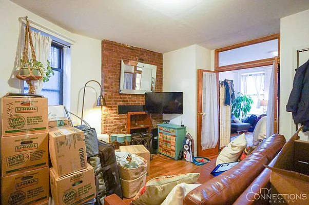 Rented by City Connections Realty | media 19