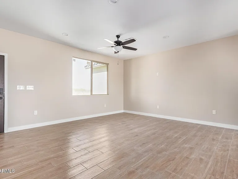 6309 N 419th Ave — Photo 3