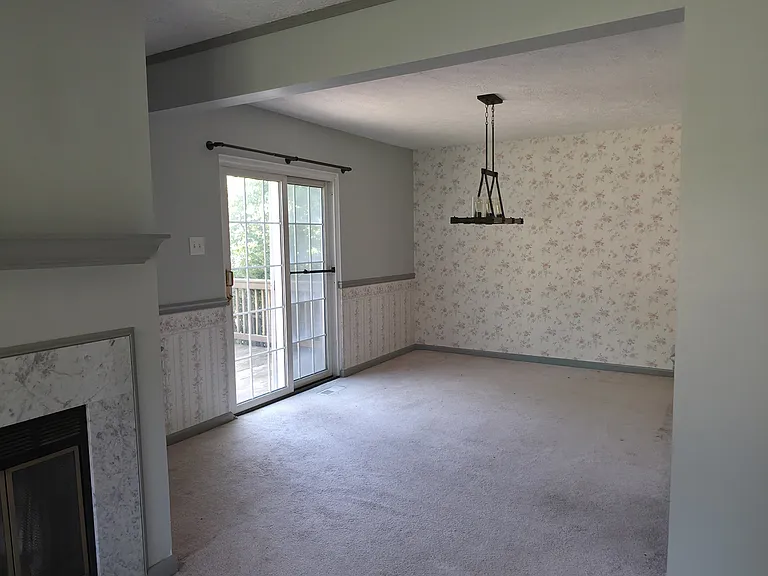 2202 N Tollgate Cir — Photo 4