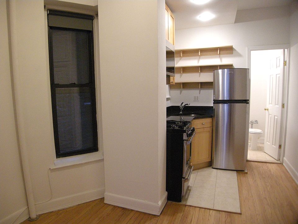 1st image of 36 Morton St APT 1A