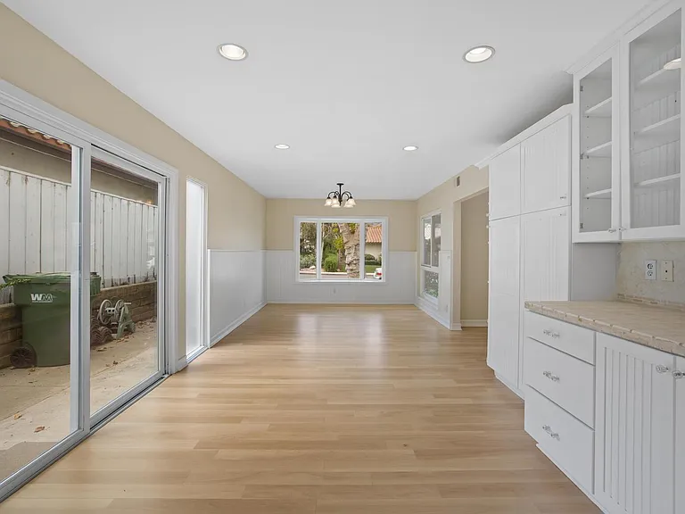 1672 Wellington Pl — Photo 7
