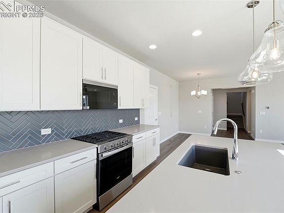 7th image of this home