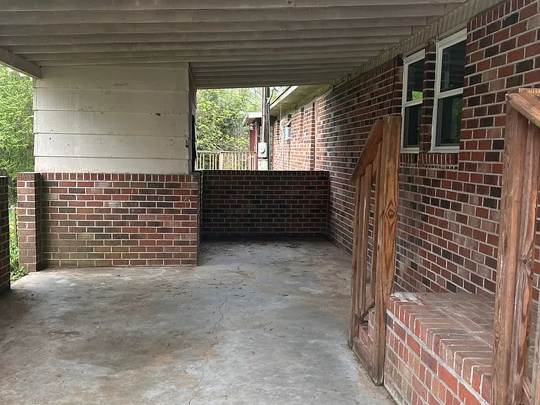 409 Daugherty St #1/2 — Photo 12