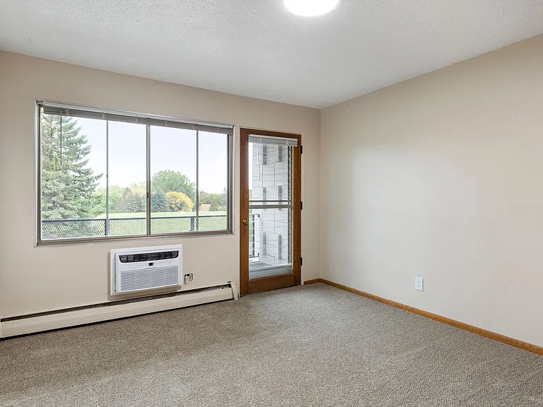 Imperial Heights Apartments — Photo 31