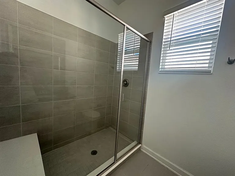 4246 Eastminster Rd — Photo 3
