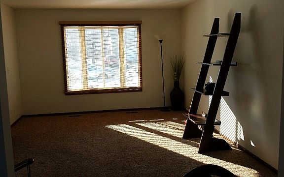 3rd image of 945 Hartwood Dr