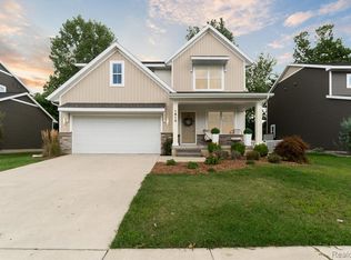 1815 Bainsbridge St, Howell, MI 48855
