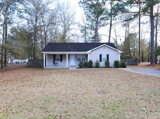 172 Nacoochee Dr, Leesburg, GA 31763